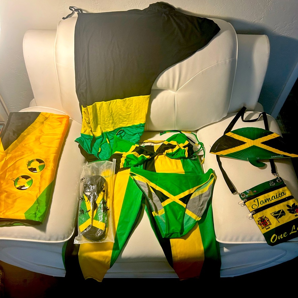 Jamaican flag beach to club Harajuku, Lovers heals size 6
 Juju Royal bikini XL